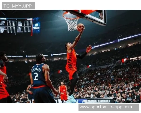 开拓者遭遇双重打击大洛精准射门哈登莱昂纳德强势压制 开拓者遭遇双重打击大洛精准射门哈登莱昂纳德强势压制